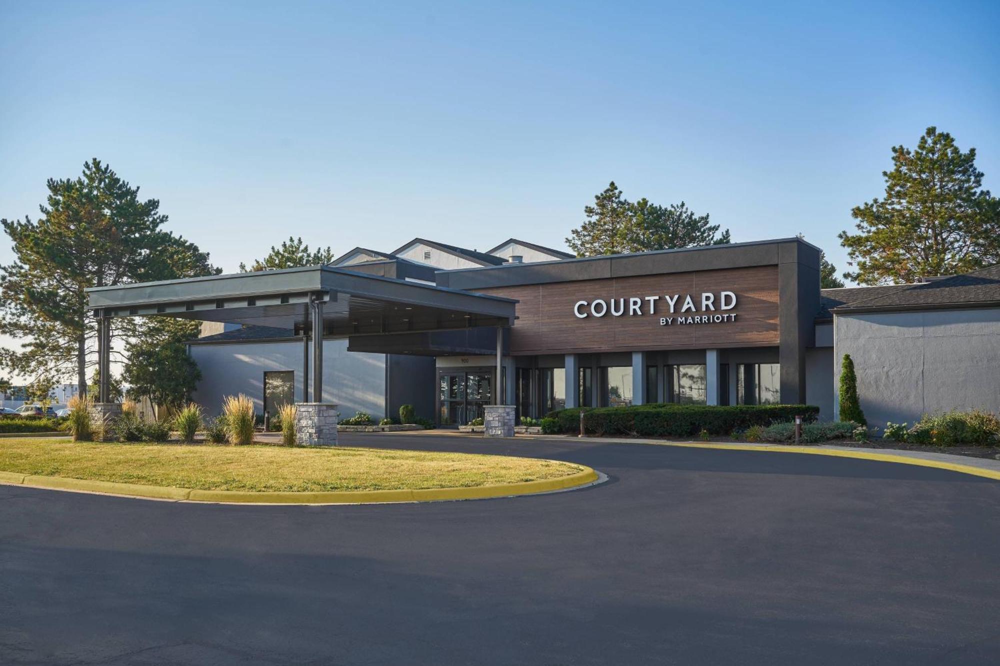 Courtyard Chicago / Itasca Wood Dale