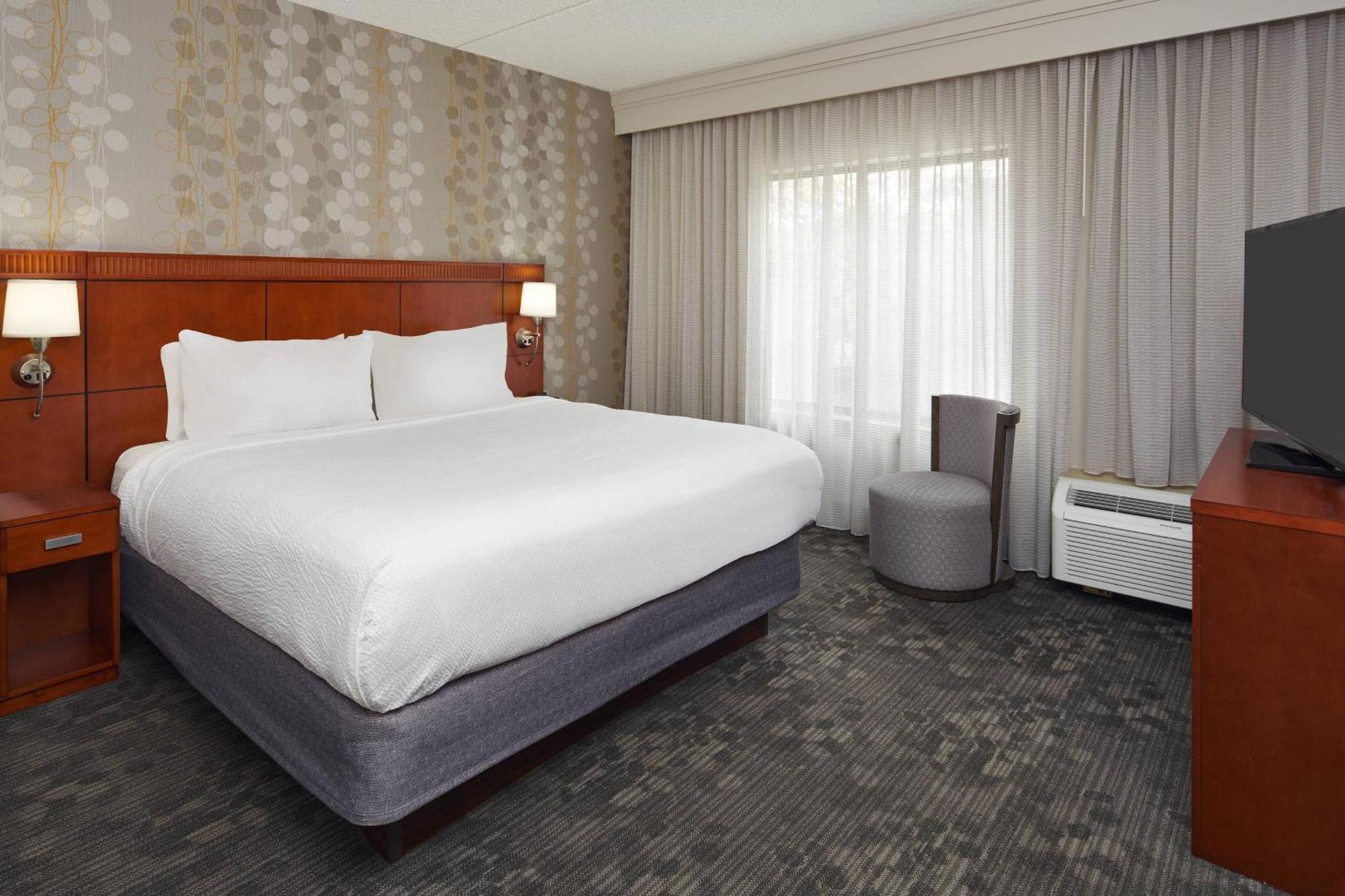 Hotel Courtyard Chicago / Itasca 3*