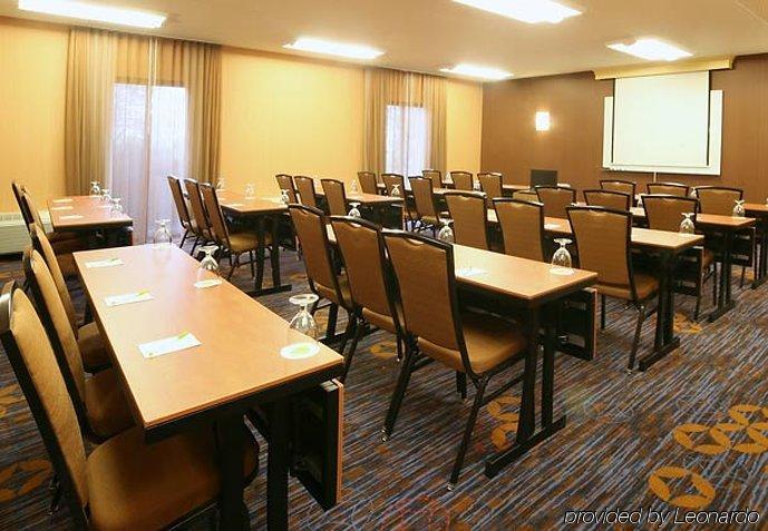 Hotel Courtyard Chicago / Itasca 3*
