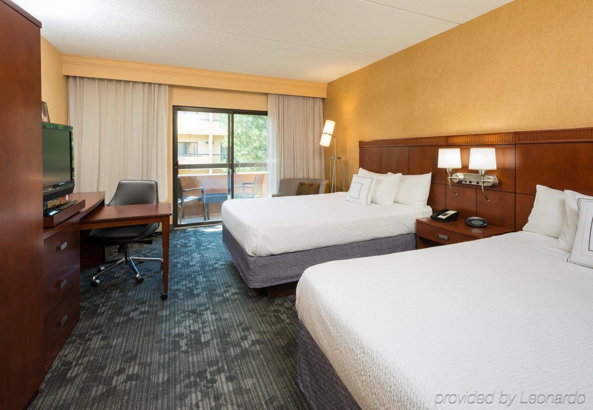 Hotel Courtyard Chicago / Itasca