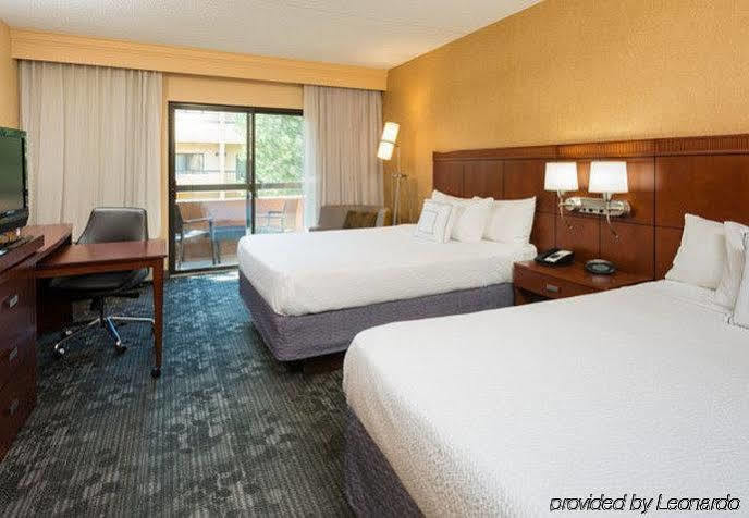 Hotel Courtyard Chicago / Itasca